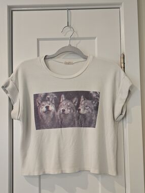 Brandy Melville Wolf Graphic Tee